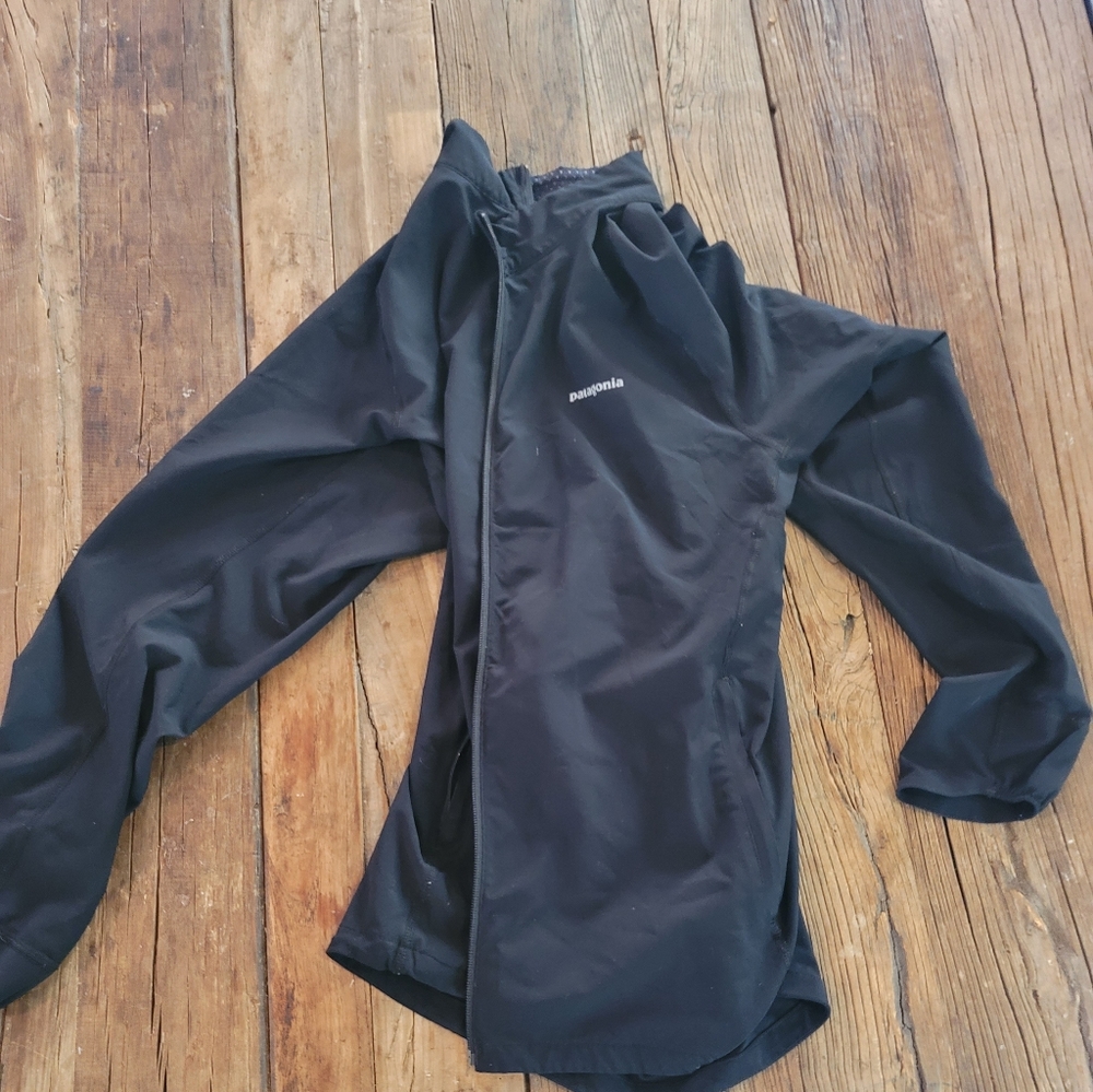 Patagonia black windbreaker, stretch fabric